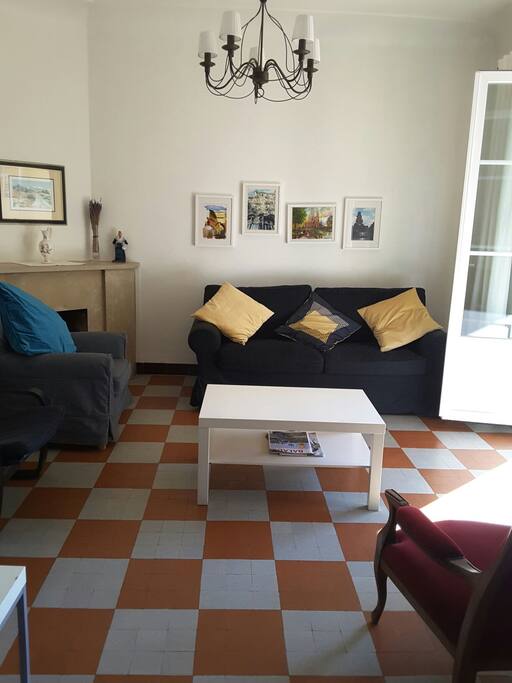 salon donnant sur balcon