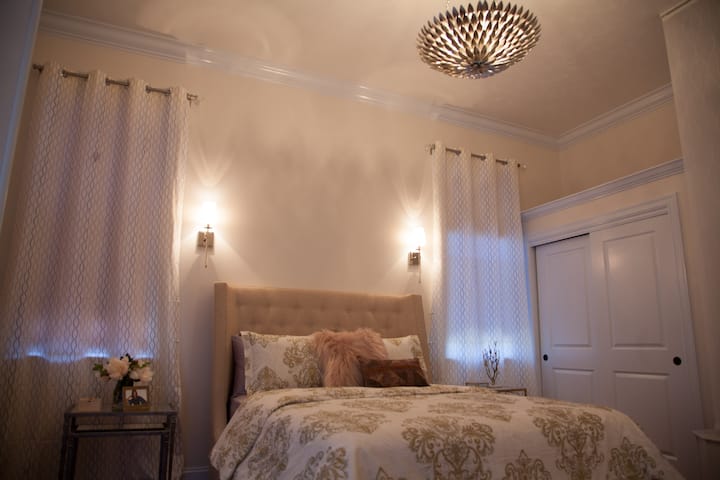 ห้องนอนใหญ่