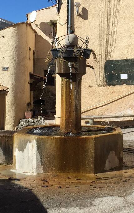 La Fontaine du village