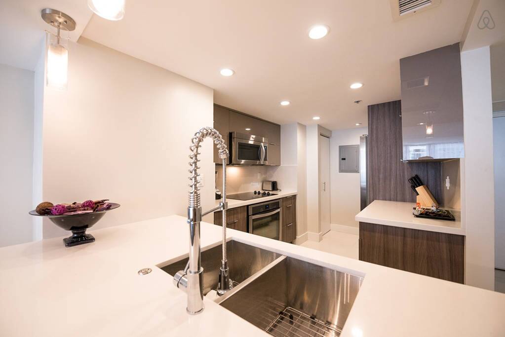 The Grand 2441 | 3bed/2bath | Free Valet Parking"