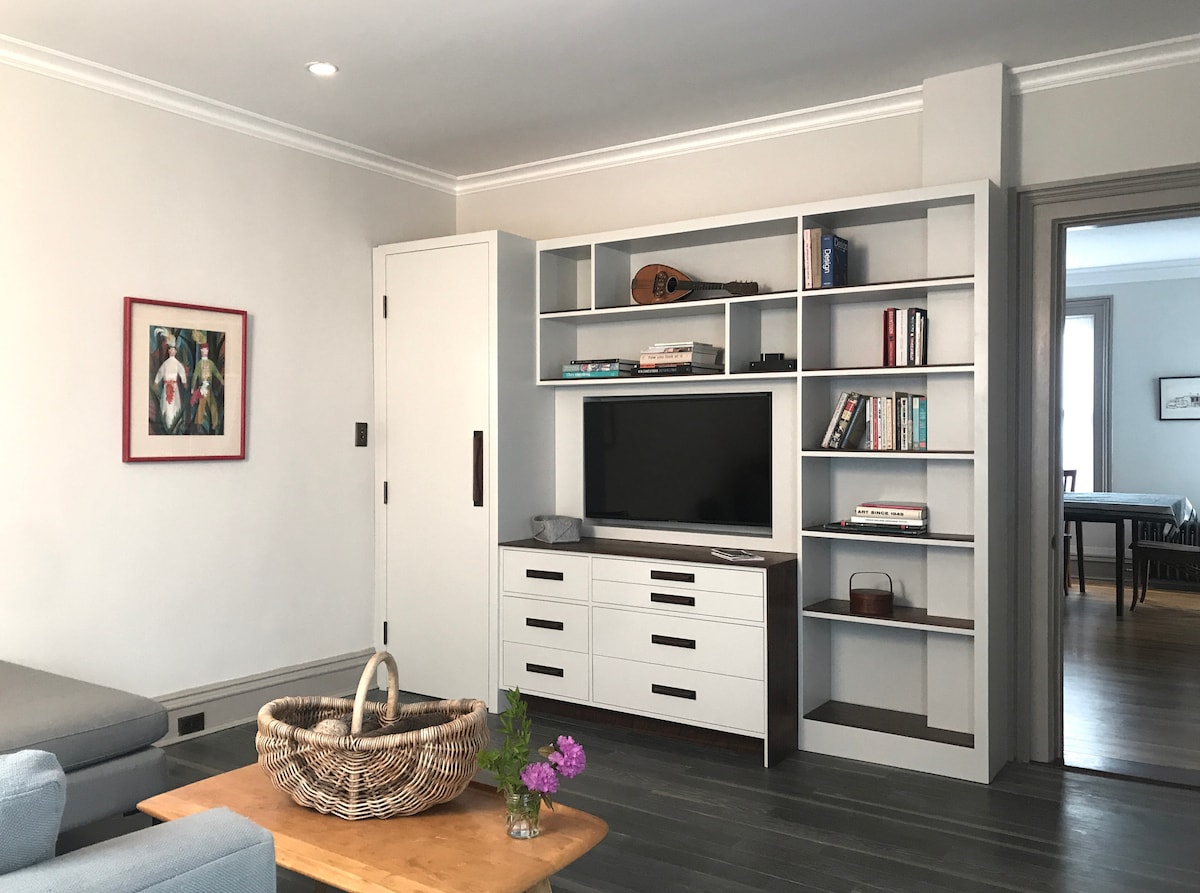 Popular Airbnb listing: Antique Uptown Charmer w/ Five-Star Modern Kitchen in Kingston