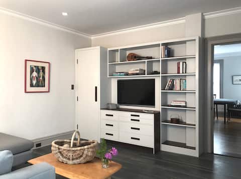Popular Airbnb listing: Antique Uptown Charmer w/ Five-Star Modern Kitchen in Kingston