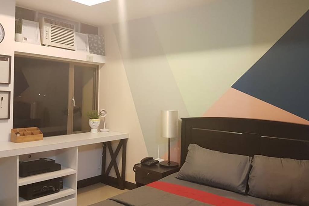Work area and bed.
Note: Printer not included