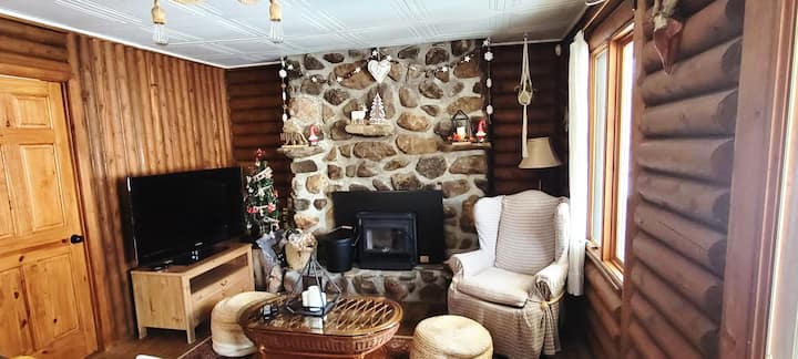 Adorable Chalet Rustique En Bois Rond - 3 Chambres - Mirabel