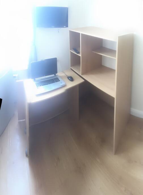 Hideaway/pull out desk to maximise space