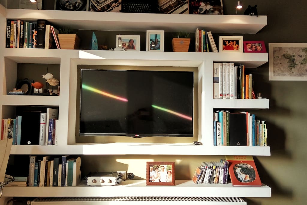 The apartment features a 42inch smart TV, plus a high-end stereo (bluetooth enabled) for music and film lovers!