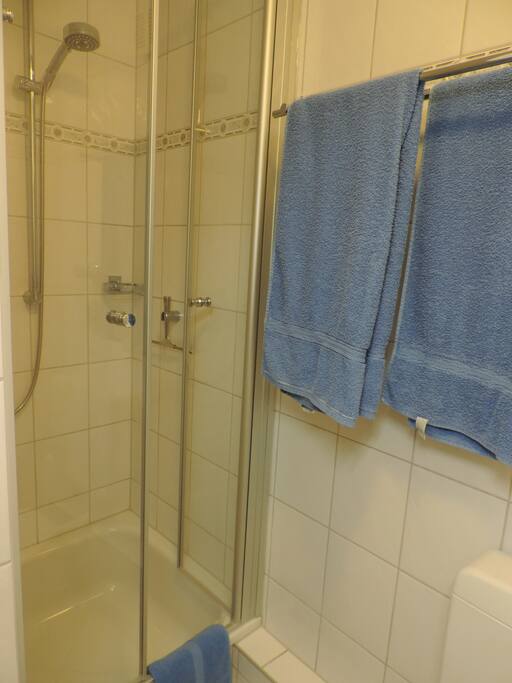 ... mit Dusche