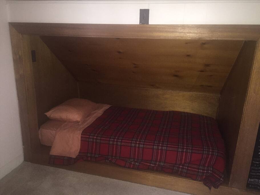 Single cozy nook