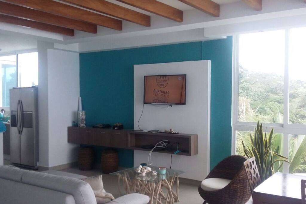 Living room w/ TV