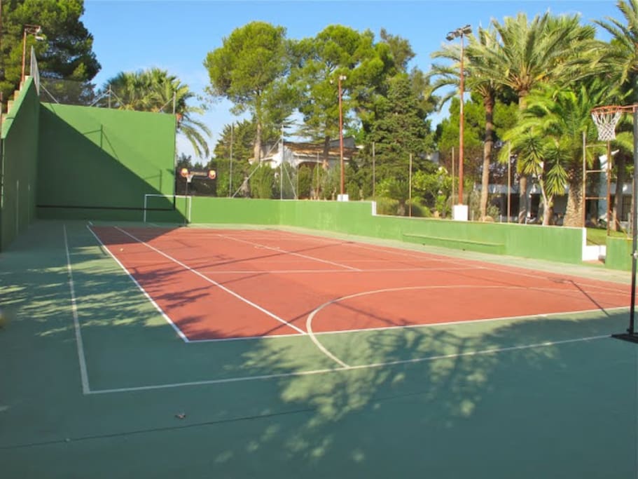 Tennis, Fronton, and 5 a side
