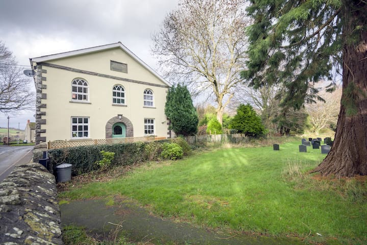Unique Chapel Lodgings with Ensuite and Breakfast