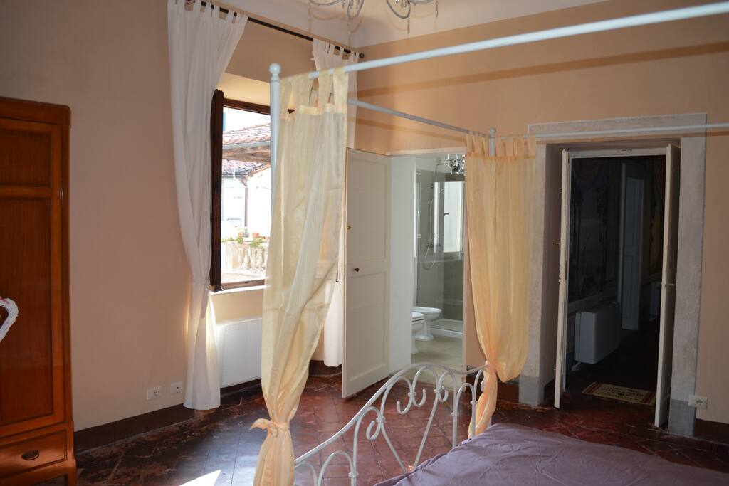 Bedroom with en-suite shower room