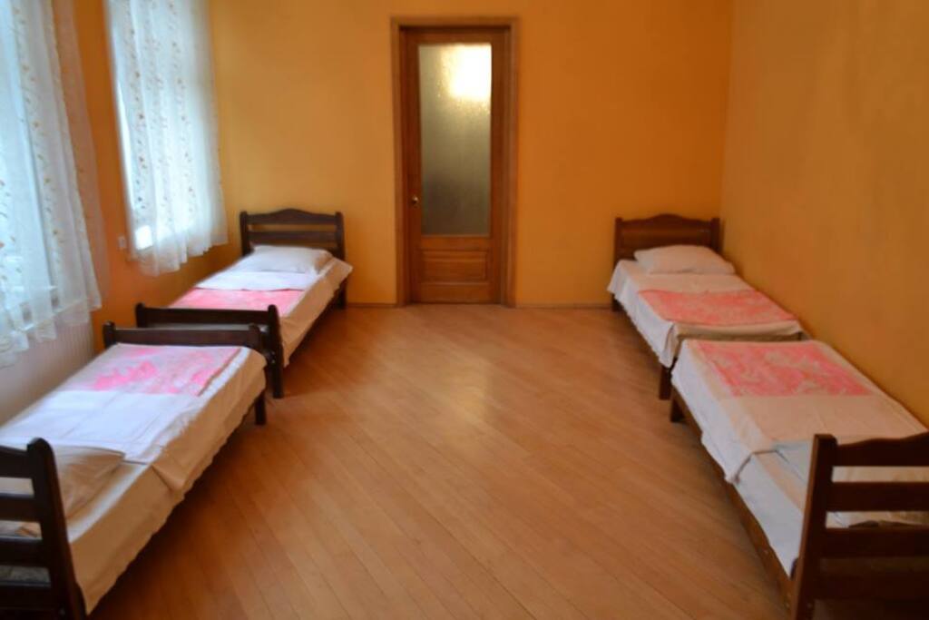 Bedroom # 1/Спальня # 1