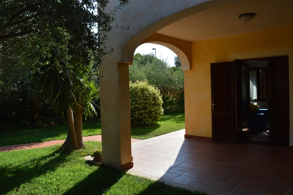Giardino con veranda