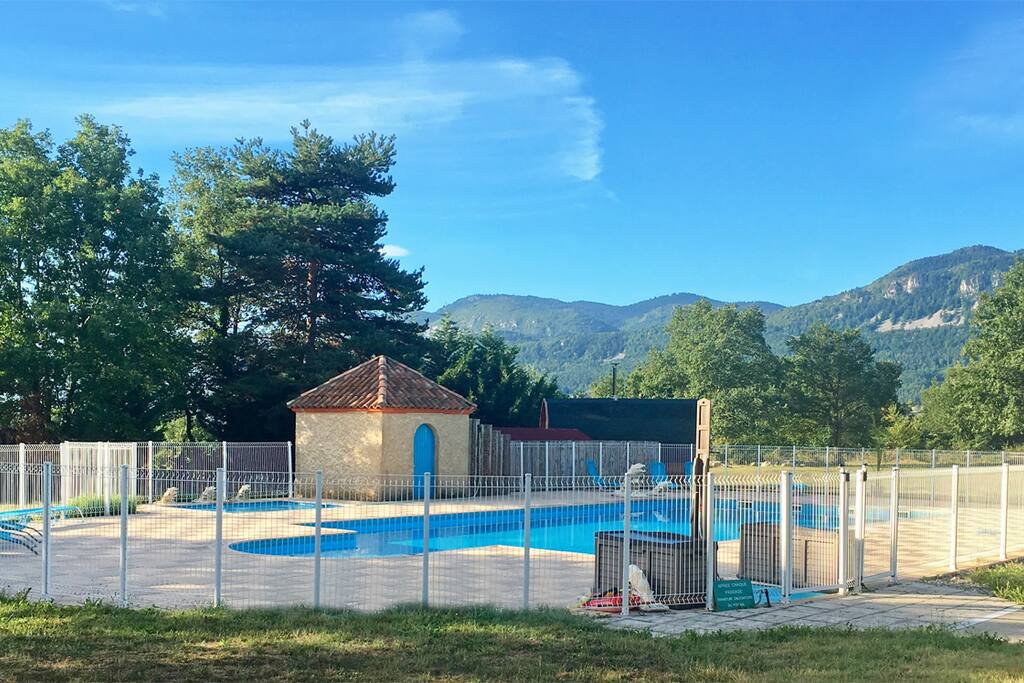 swimmingpool