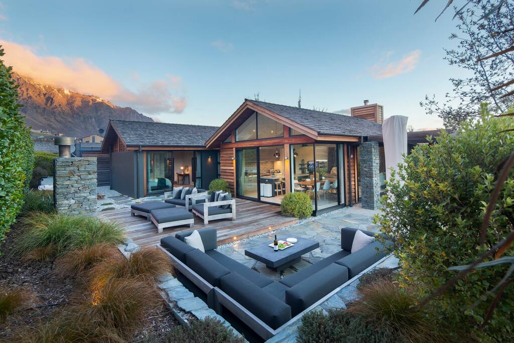Ideal outdoor living perfect for your holiday featuring a BBQ, spa pool and fireplace