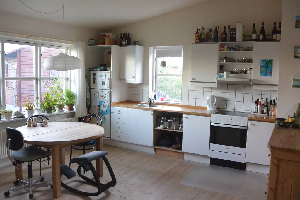 Nice light and big kitchen