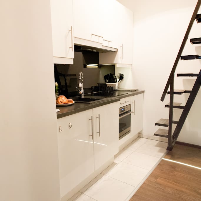 Kitchen and the entresol bed