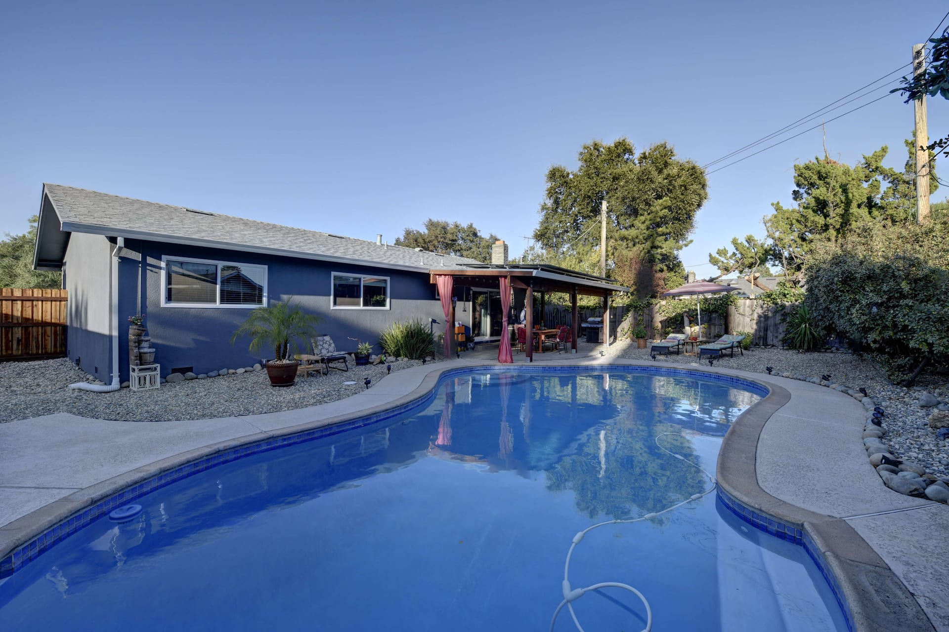 Our home is your home New remodeled w/private pool