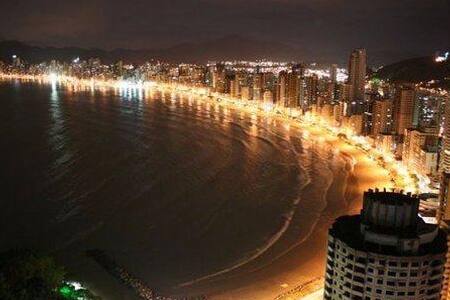 Quarto 2 pessoas com vista para o Mar.