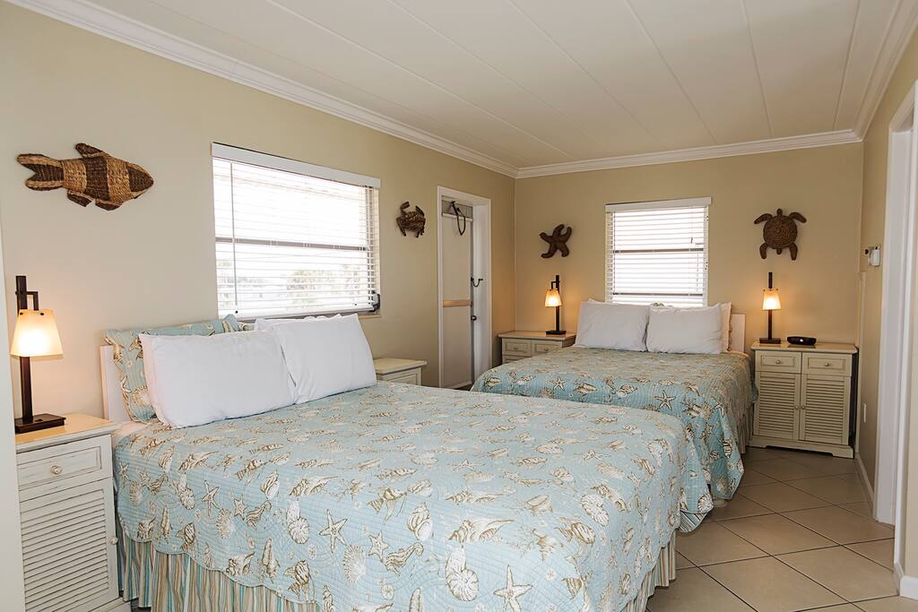Two Queen beds