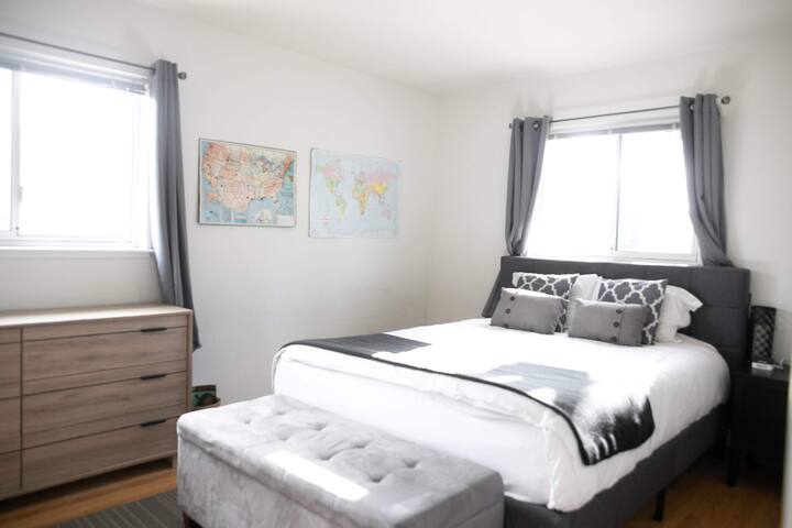 » Renovated Private Bath Masterbed w/ HomeGym «