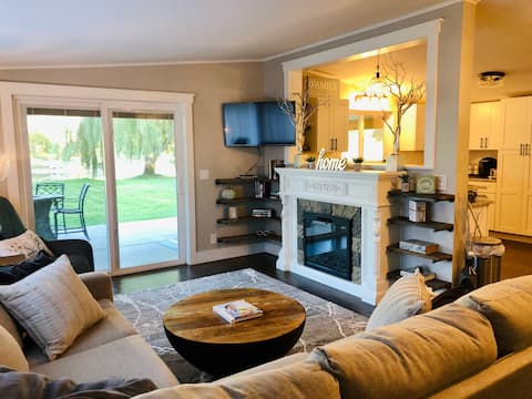 Altamont Cottage - on quiet Twin Lakes