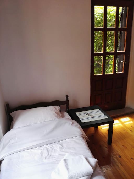 Clean towels and linen are provided
