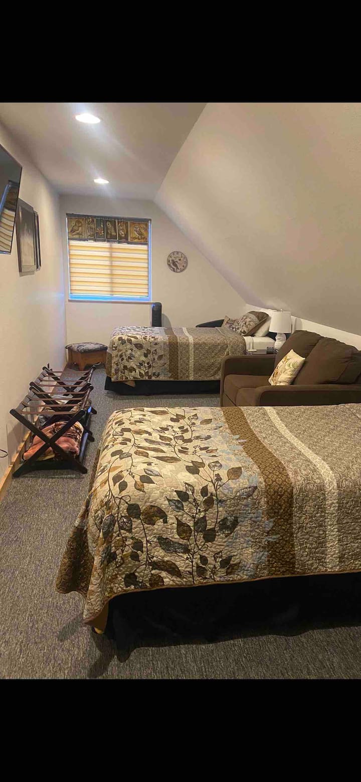 2nd floor - Barn Owl Bedroom - 2 XL twin beds.  Twin size hide-a-bed upon request 
Room 2 of  Family Suite - Jack & Jill Bathroom - walk in shower