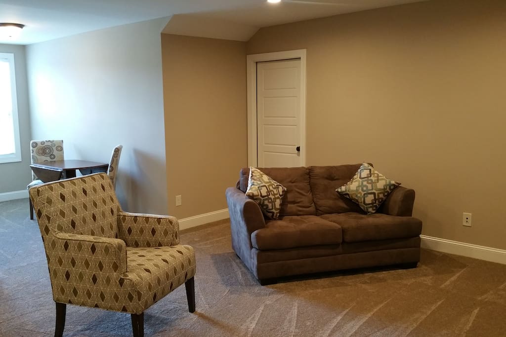 Comfortable and Spacious Living Room!