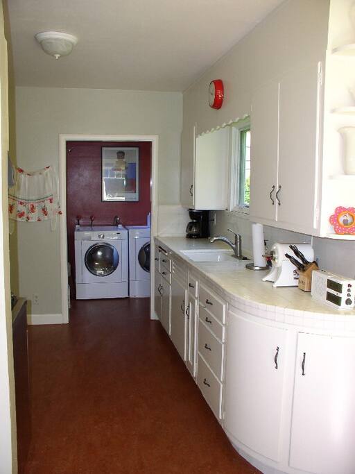 Kitchen/Laundry