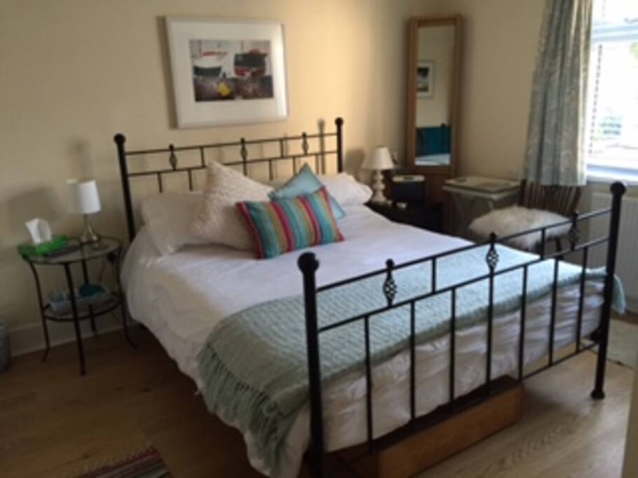King size bed
