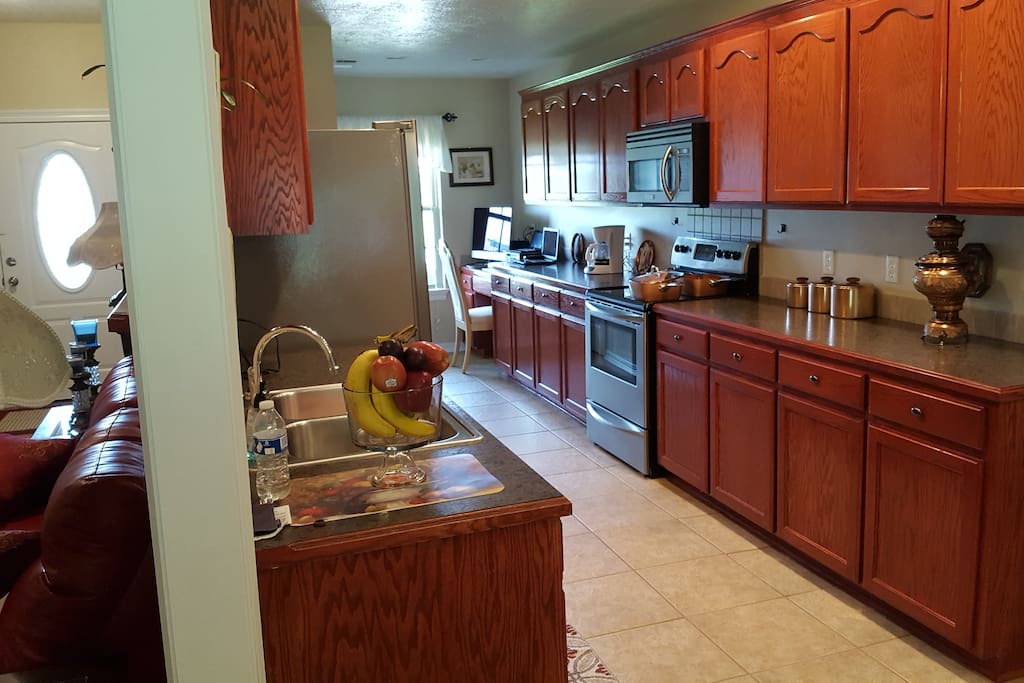 Large kitchen space/ work desk