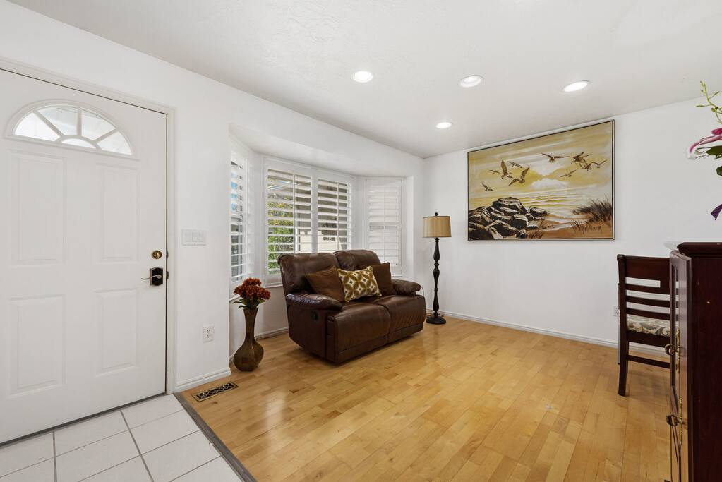 Front door/formal living room