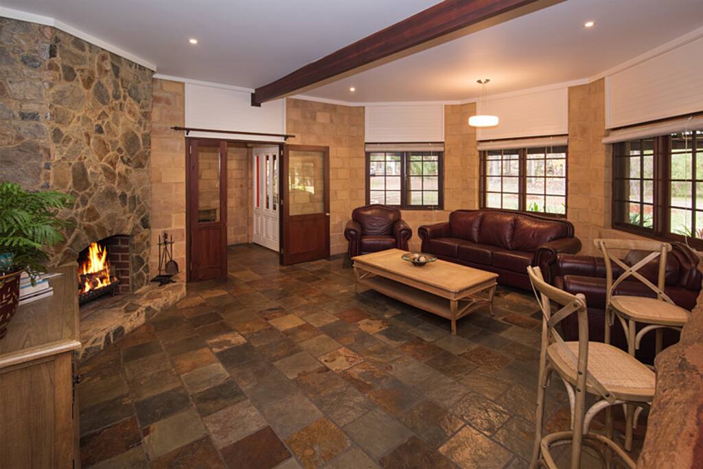Separate Guest Lounge/Bar