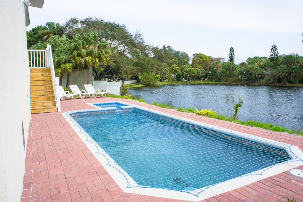 POOL AND SPA