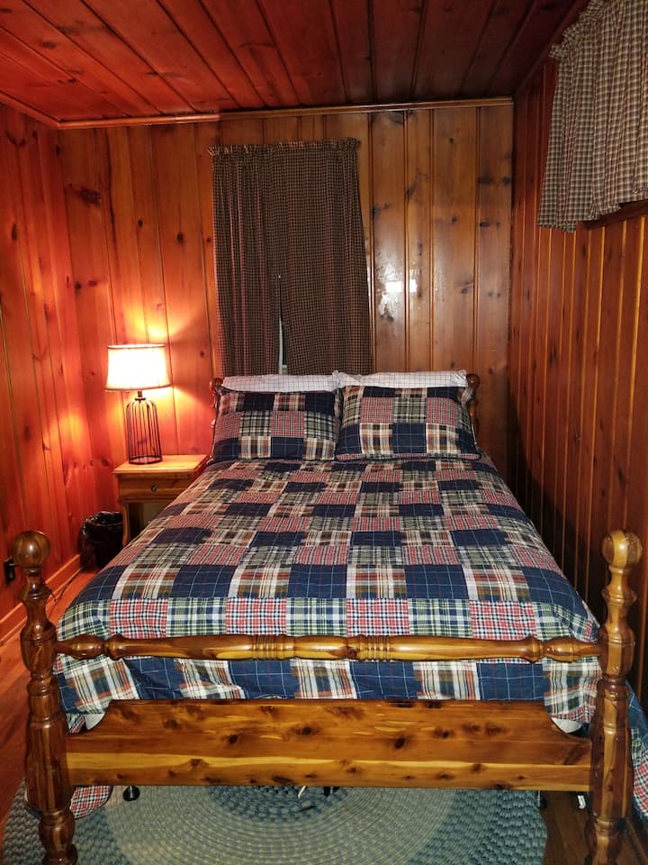 8 Best PetFriendly Cabins Near Tahquamenon Falls, Michigan Updated