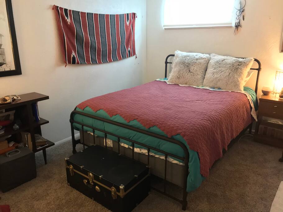 Main bedroom with queen size bed.
