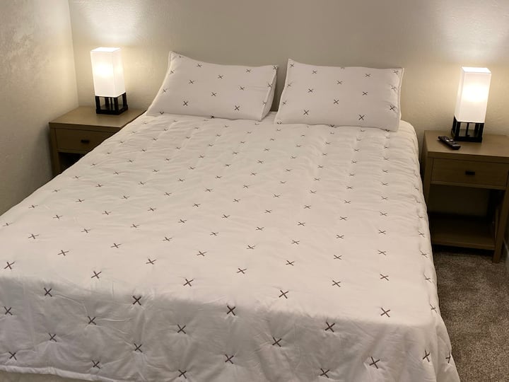 Dhoma e gjumit e dytë Krevat dopio "Queen" + Full Futon