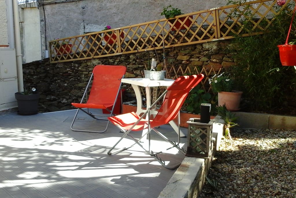 Terrasse coin dejeuner