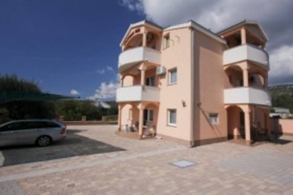 Balkony apartmánů