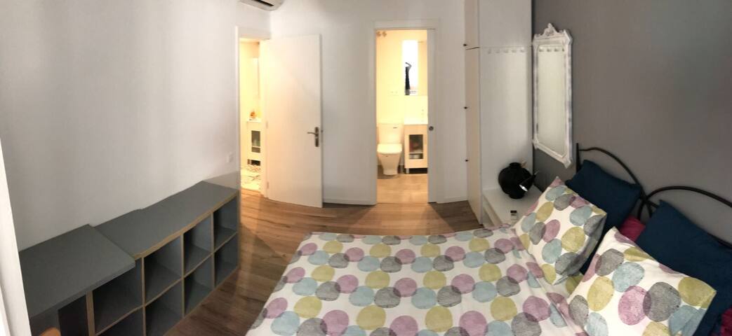 Confortable  Room/center bcn w/prívate bathroom