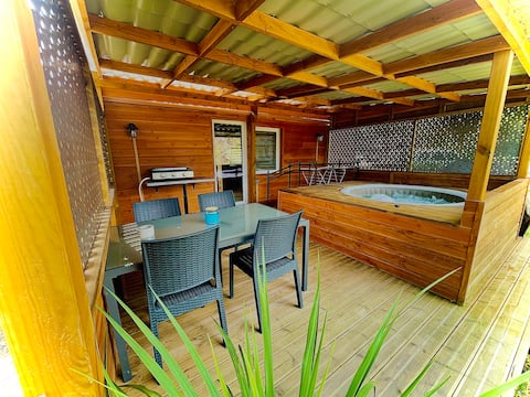 Dordogne Nature Cottage - Lake & Hot Tub - Black Périgord