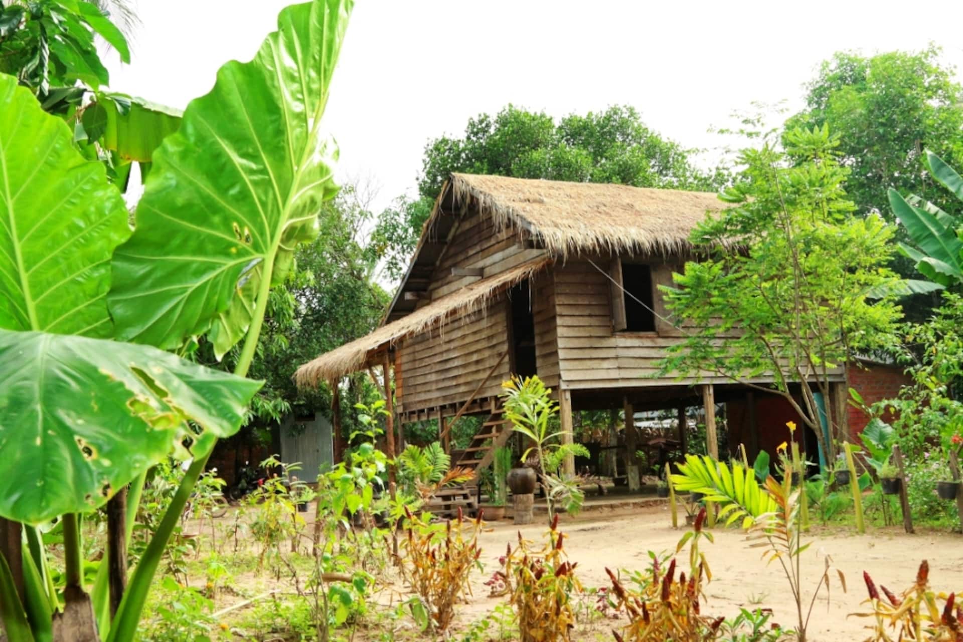 Traditional Cambodian Sok Phen Homestay
