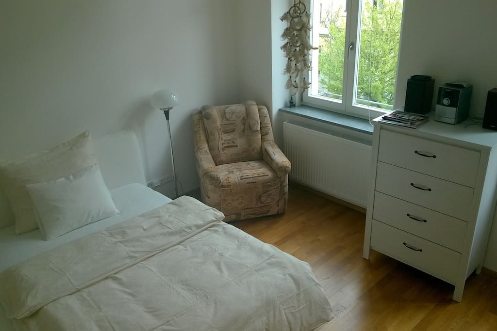 Free room - bed 200 x 140 cm