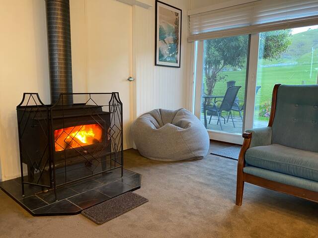 Seacroft Beach House – Amazing Ocean and Farm View gallery image 3