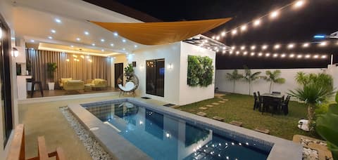 Sunny Days Pool Villa