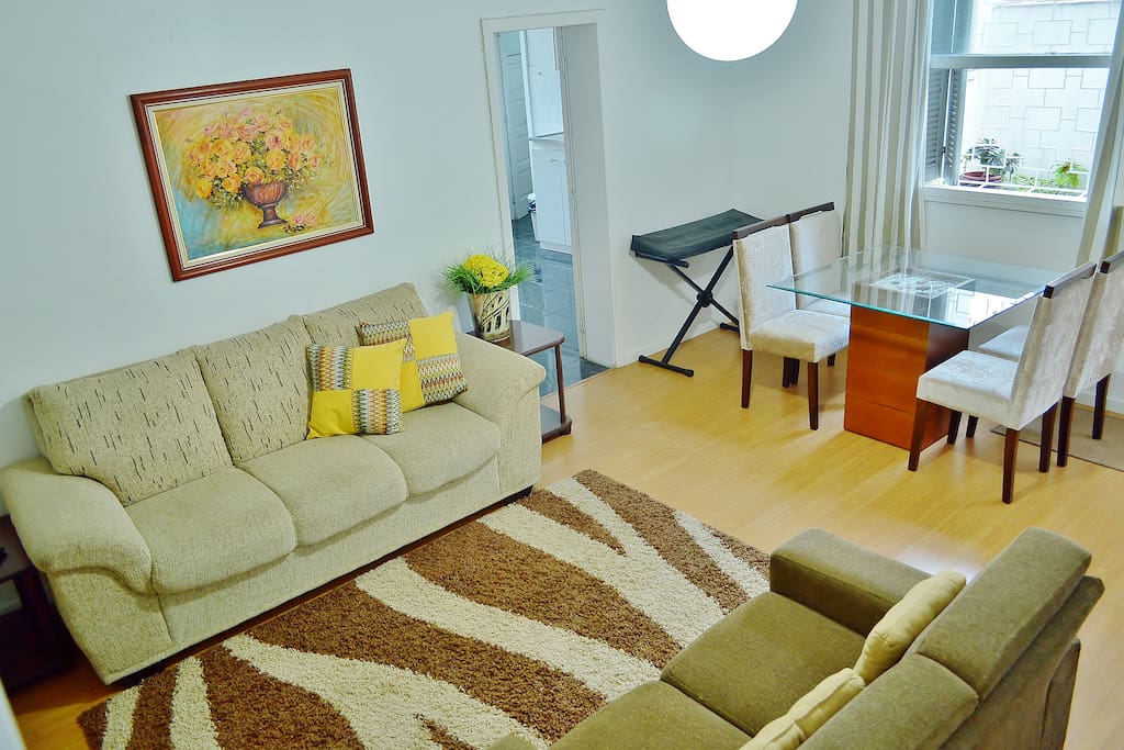 Vista parcial do living.