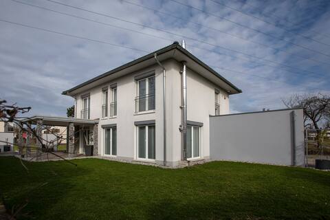 Great detached house close to Lake Constance