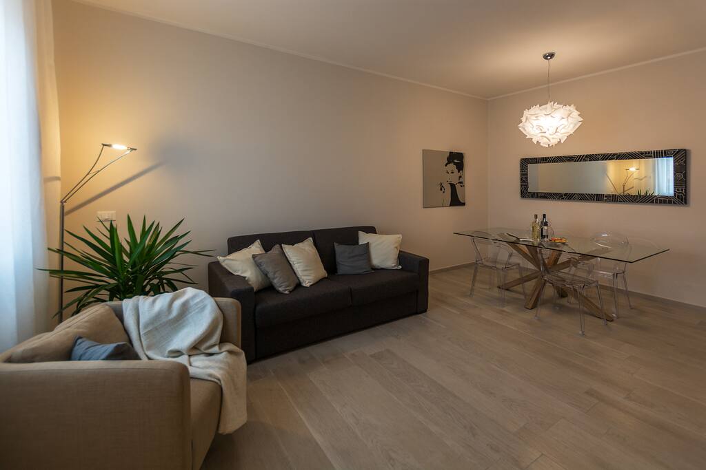 The living room, overview